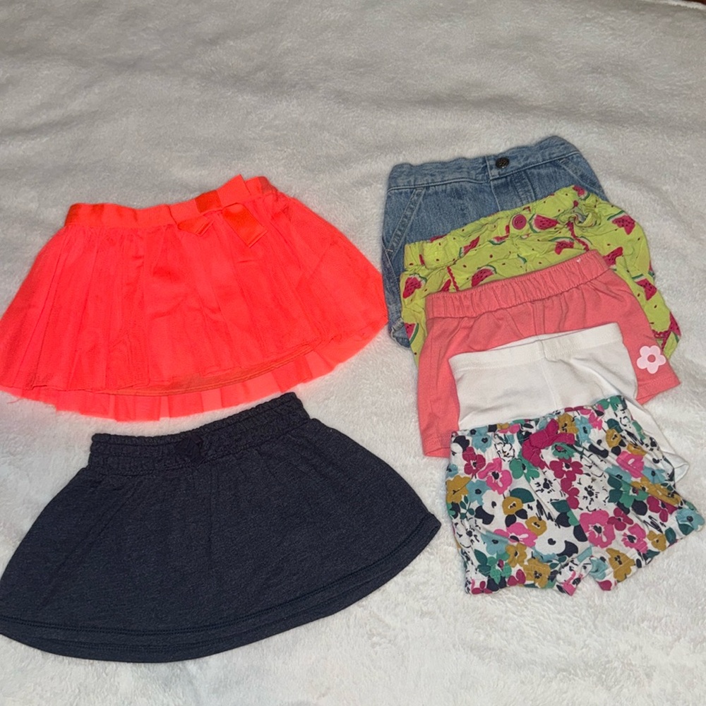 Baby Girl Bundle of 2 Skirts and 5 Shorts Size 12 Months